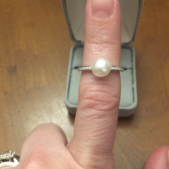 STERLING SILVER CZ AND SYNTHETIC PEARL RING - Picture 5 of 5